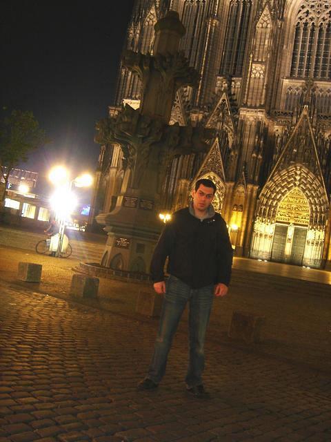 Lenny Near Dome in Cologne, May 18, 2007