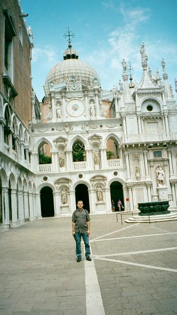 Palazzo Del Doge, Piazza S. Marco (Loc), Venezia, Jun 7-18, 2001